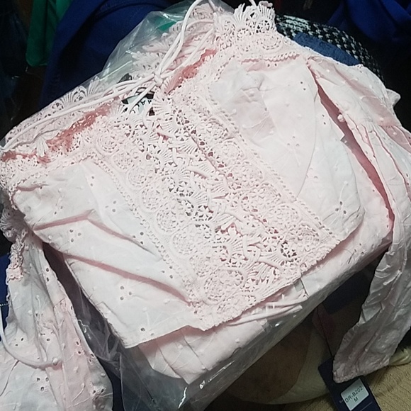 STUNNING IMPORTED Lace Tie Up Front Top - Picture 8 of 8